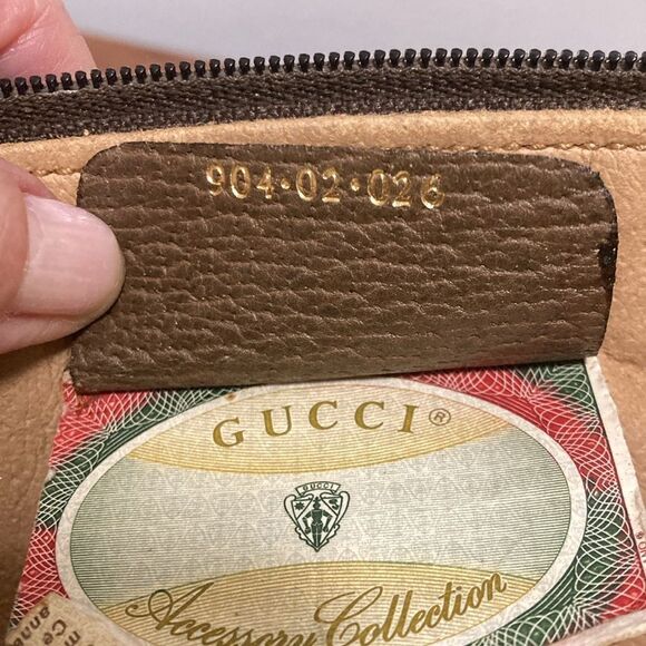 Authentic Gucci Vintage GG Monogram Shoulder/Crossbody Bag. 1980’s. - Picture 14 of 16